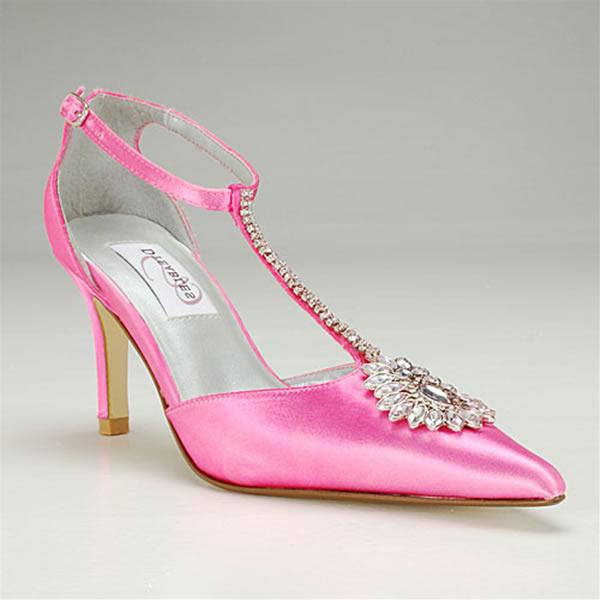 pink-wedding-shoes-wedding-dresses-guide