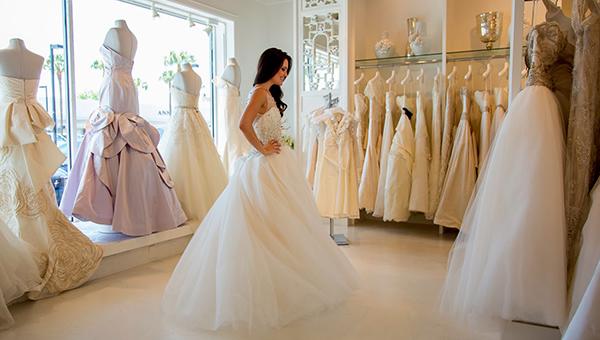 how to choose a wedding dress move bride in fitting room maura jane photography