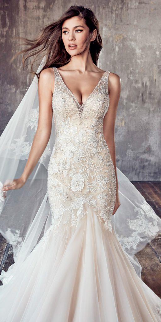 Amazing Sweetheart Sleeveless Sequined Lace Wedding Dress With Slit