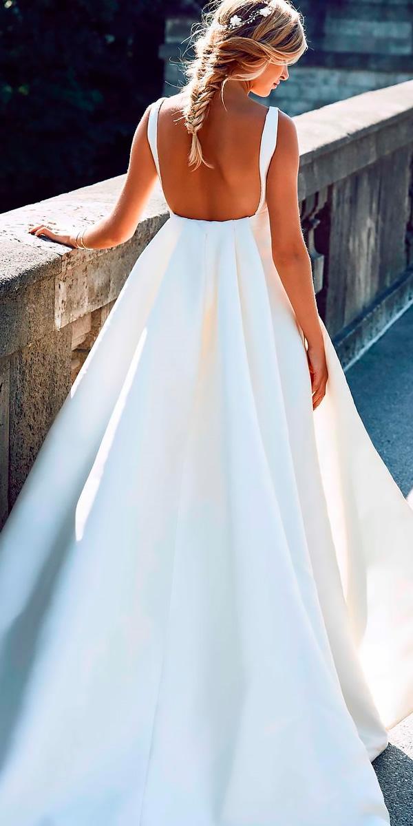 30 Wonderful Beach Wedding Dresses For Hot Weather 