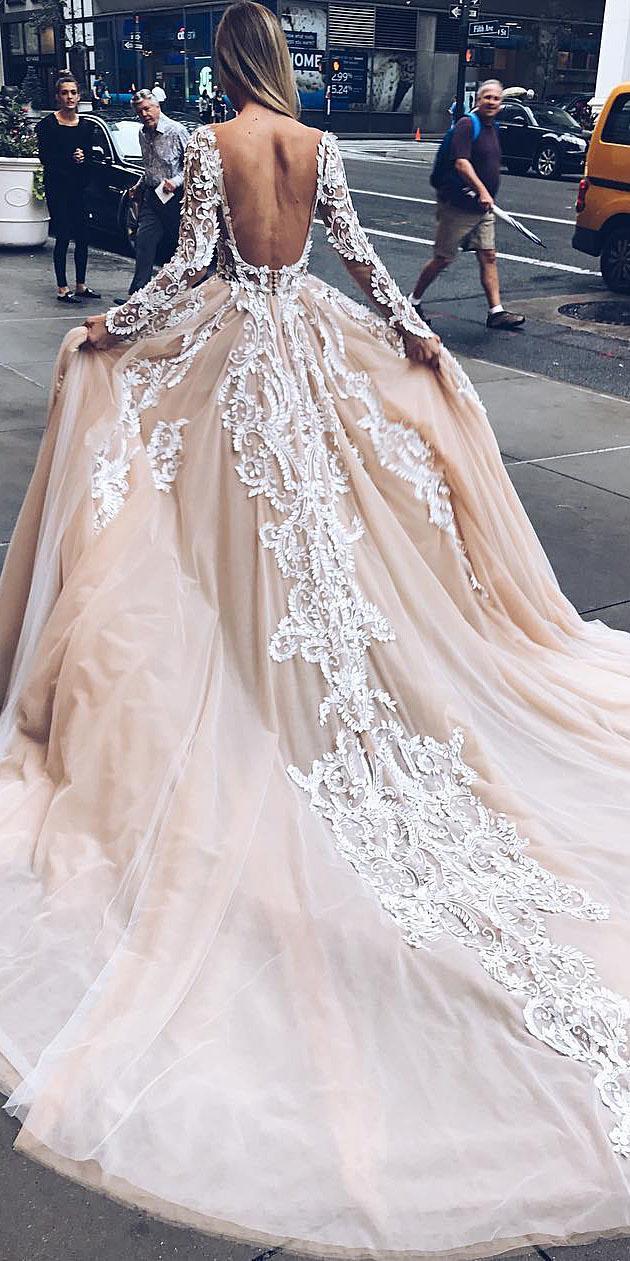 unique lace wedding  dresses  ball  gown  u bare with sleeves 