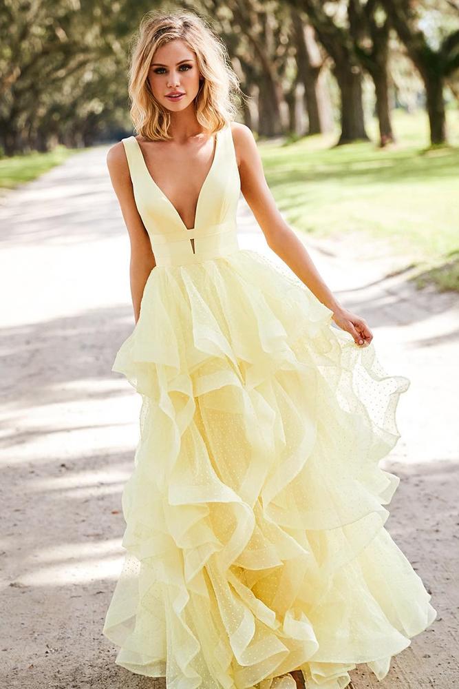 18 Yellow Bridesmaid Dresses For Bright Celebration Wedding