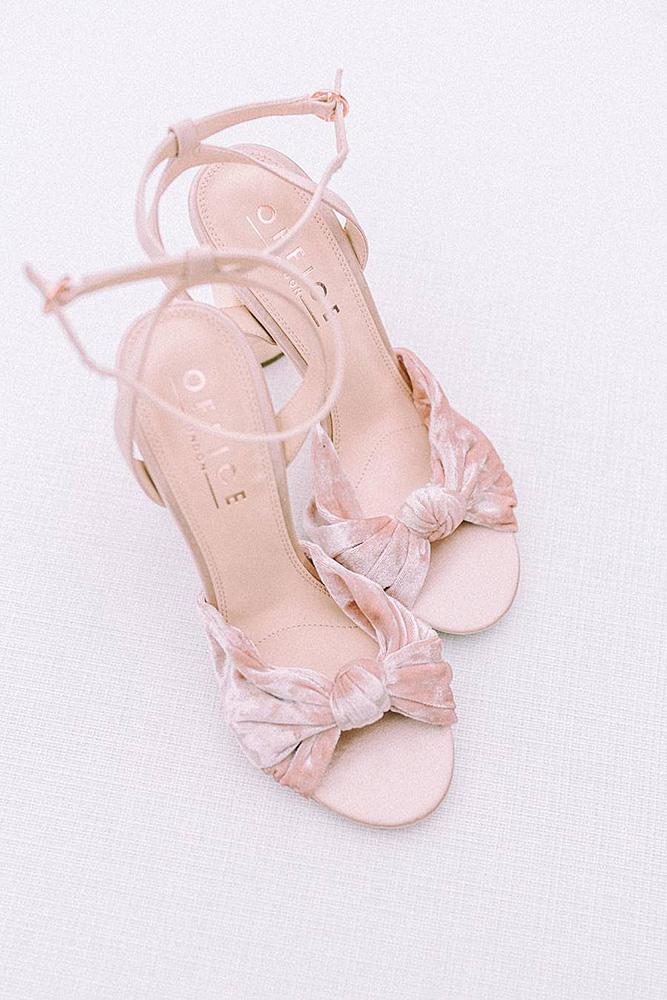 beach wedding shoes pink for bridesmaid jessica davies photography