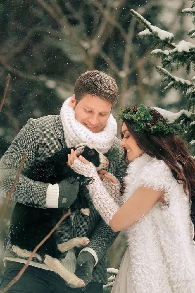 How to dress for an outdoor winter wedding