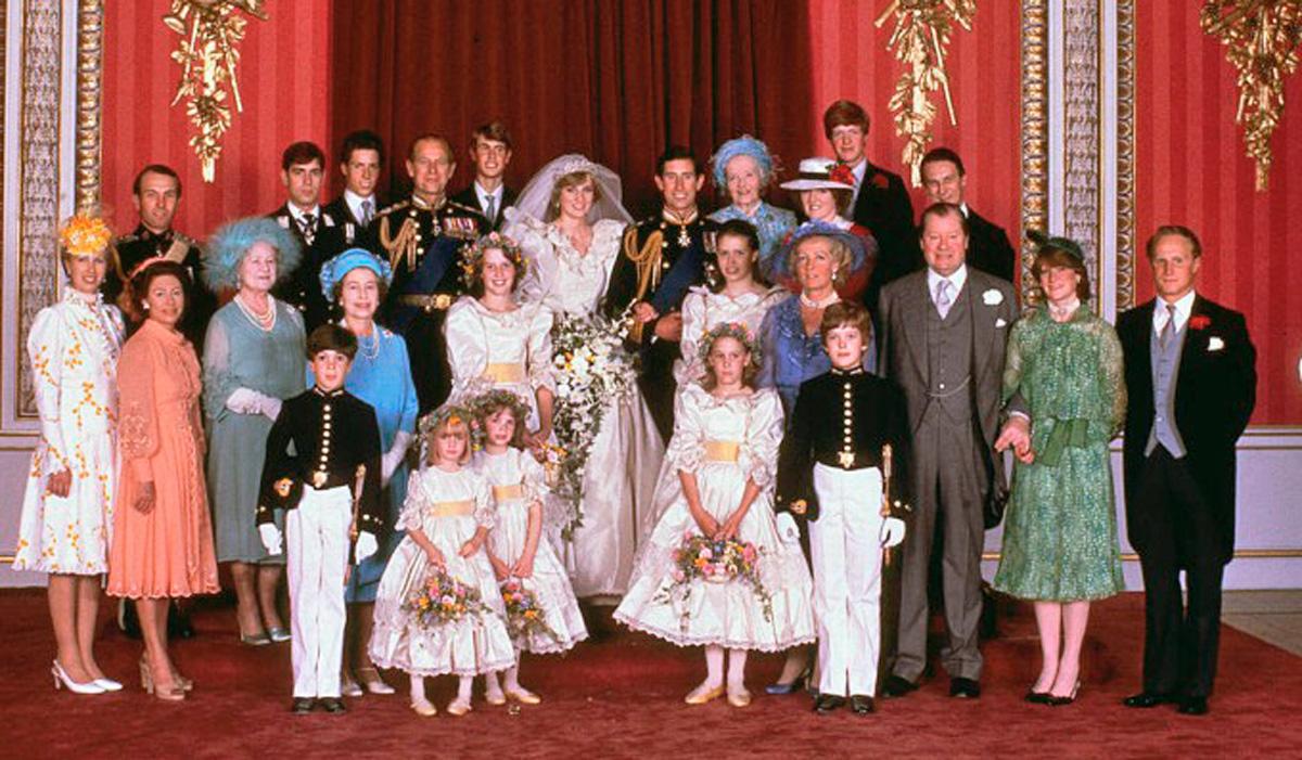 princess diana royal wedding family photo david emanuel