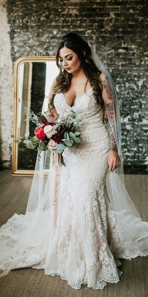 lace-plus-size wedding dresses sheath sweetheart neckline with veil reginathe photographe