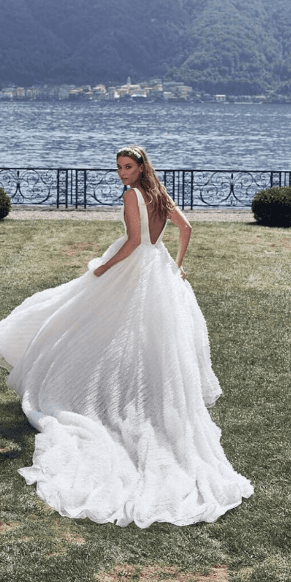 backless wedding dresses with fluffy skirt