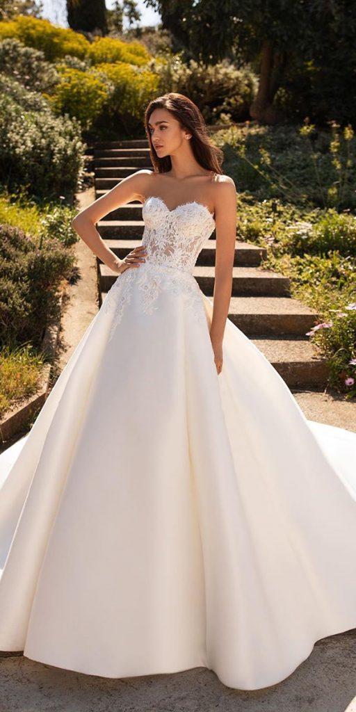 destination wedding dresses sweetheart neckline lace top pronovias