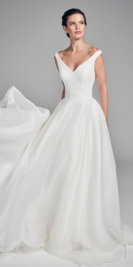 Silk Wedding Dresses For Elegant And Refined Bride 6539