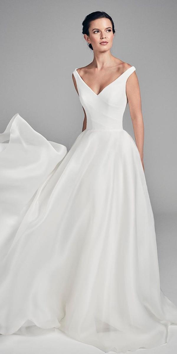 Silk Wedding Dresses For Elegant And Refined Bride 6074