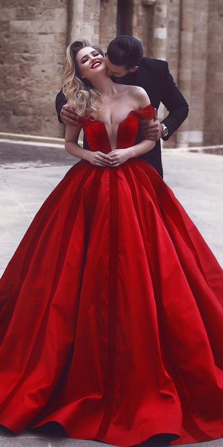 12 Amazing Blood Red Wedding Dresses 