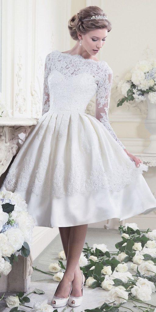 Featured image of post Knee Length Wedding Dress With Sleeves : Find your perfect dress featuring tons of styles and fashions from overstock your online women&#039;s clothing store!