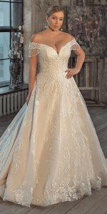 Lace plus size wedding dress