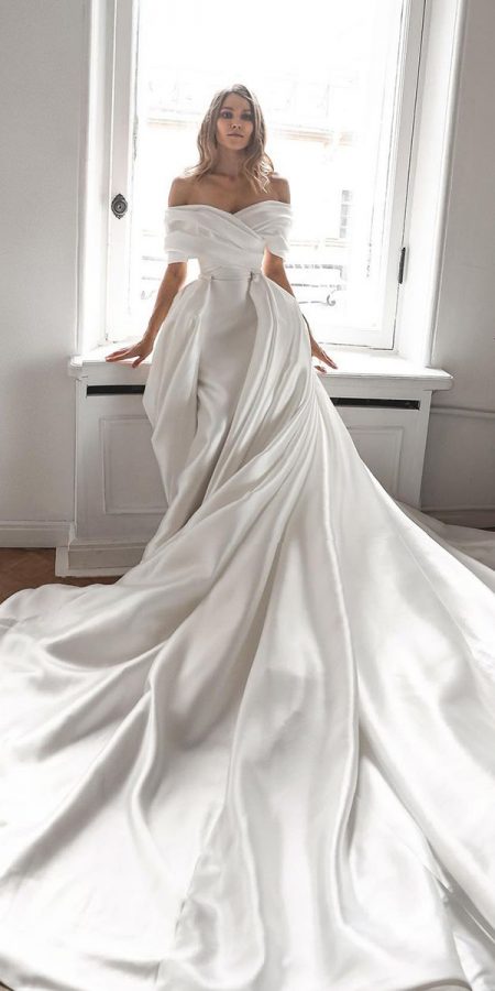 Silk Wedding Dresses For Elegant and Refined Bride