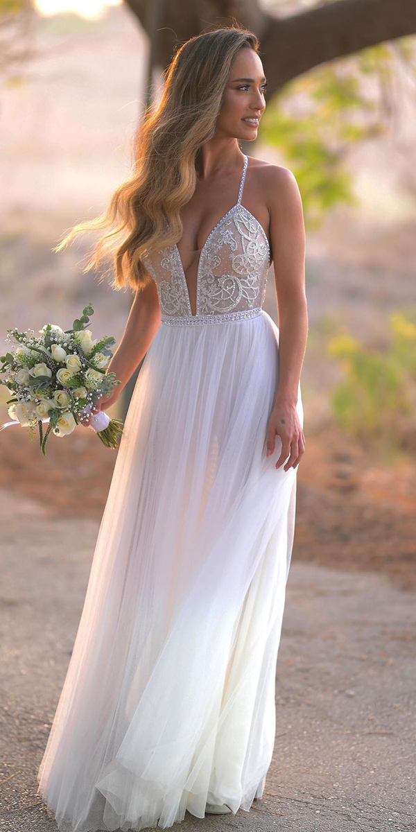Elegant Flared Sleeves Chic Lace Beach Bridal Gowns Tulle Wedding –  BlissGown