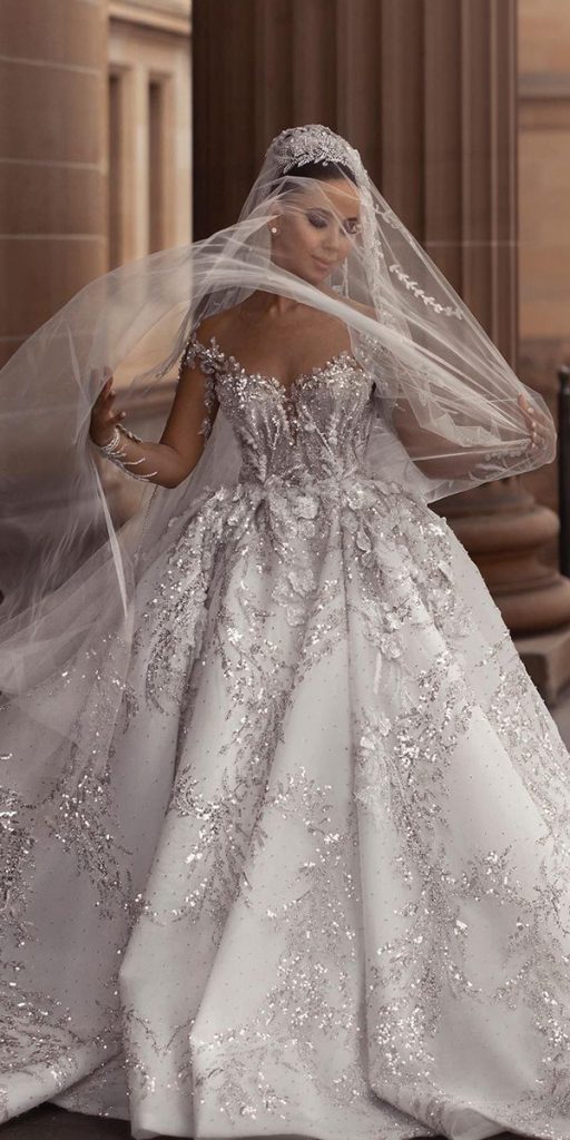 Enchanting Elegance: The Fairytale Princess Wedding Dress with Veil Size 8  - on Bride2bride