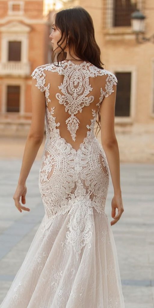 https://weddingdressesguide.com/wp-content/uploads/2022/06/lace-back-wedding-dresses-vintage-tattoo-effect-artdesignwedding-512x1024.jpg
