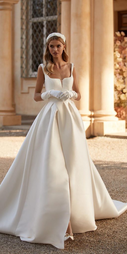 Minimalistic Simple Wedding Dress from Chiffon and Satin - LaceMarry