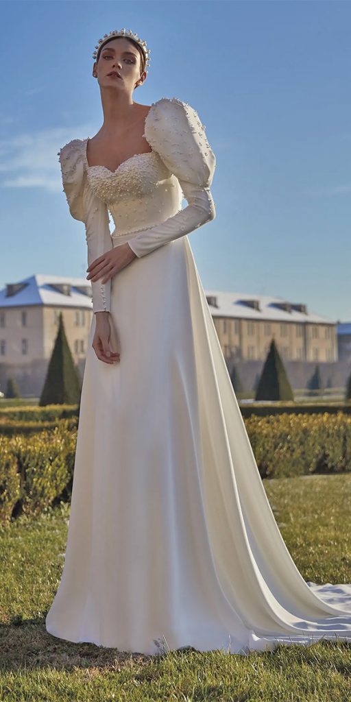 vintage romantic bridal gowns with long sleeves sweetheart neckline simple pronovias