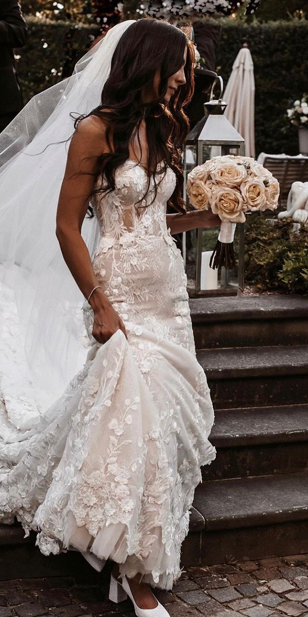 Lace Beach Wedding Dresses That Are Fantastic 2021