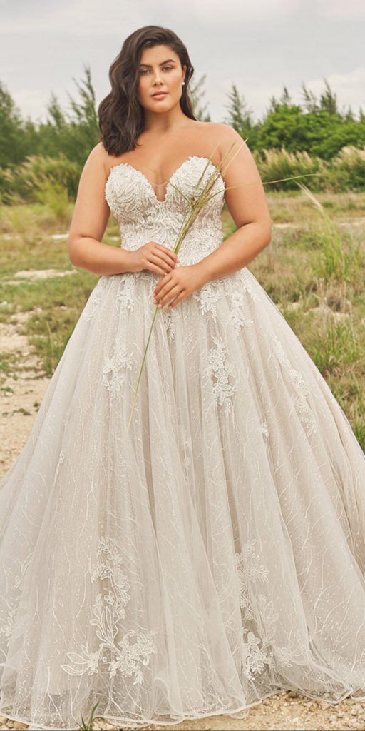 Luxury Flowers Appliqued Long Sleeve Wedding Ball Gown - VQ
