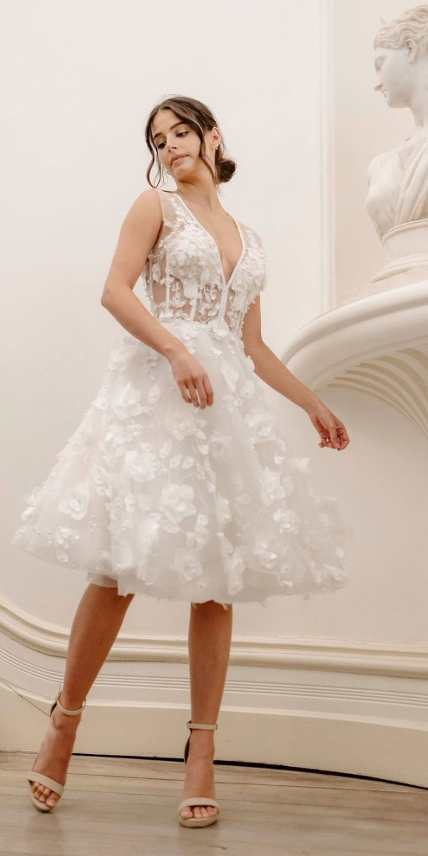 lace short wedding dresses in classic style