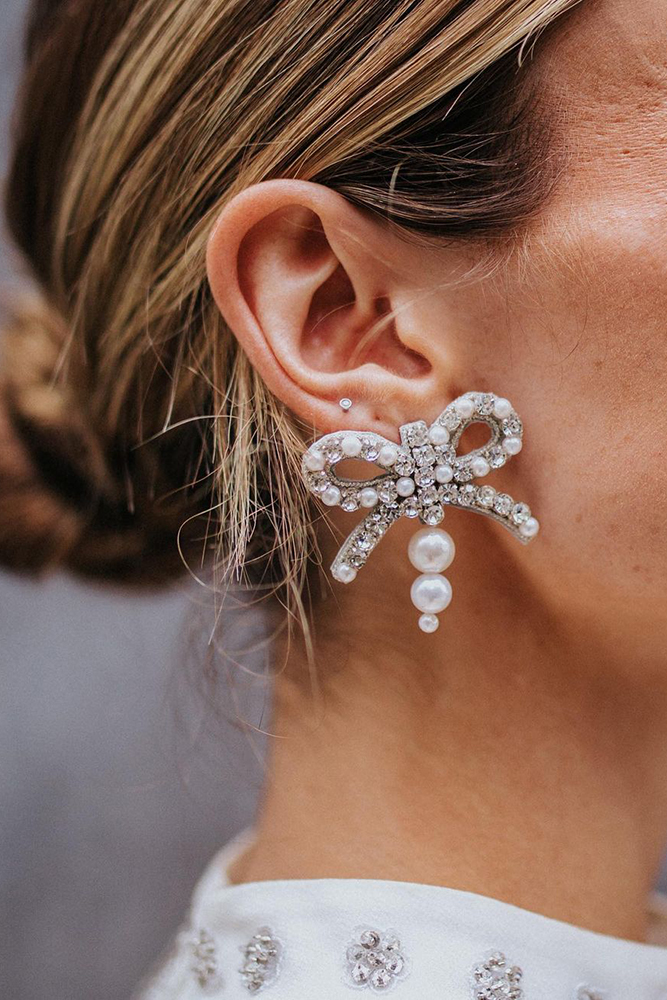  bridal earrings bows with pearls modern untamedpetals