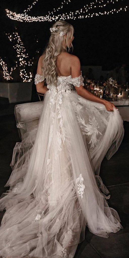 Wedding dress outlet for barn wedding