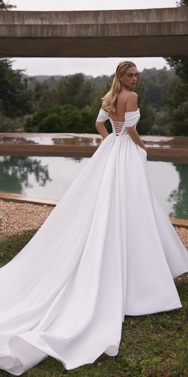 eva lendel less is more v collection simple a line cooper