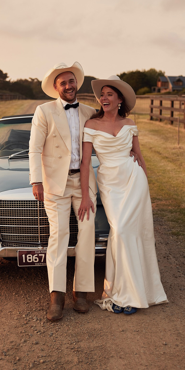 simple wedding dresses barn rustic country boho lostinlovephoto