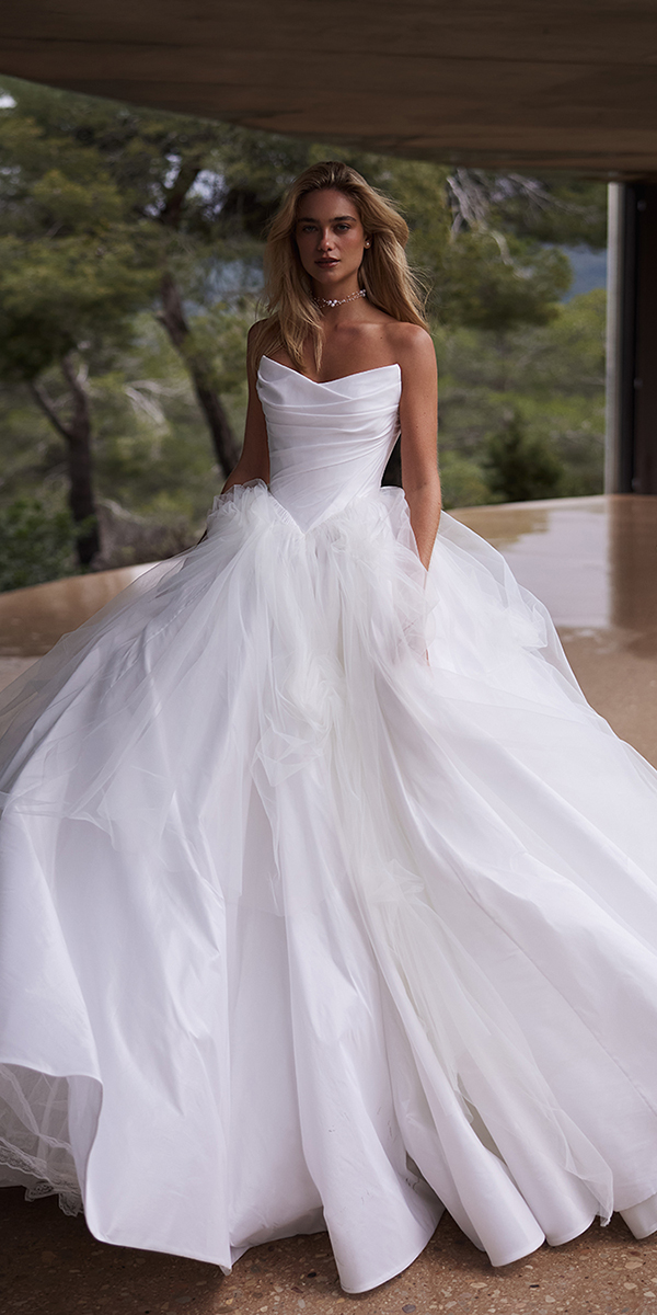 eva lendel less is more v collection simple strapless neckline deliz