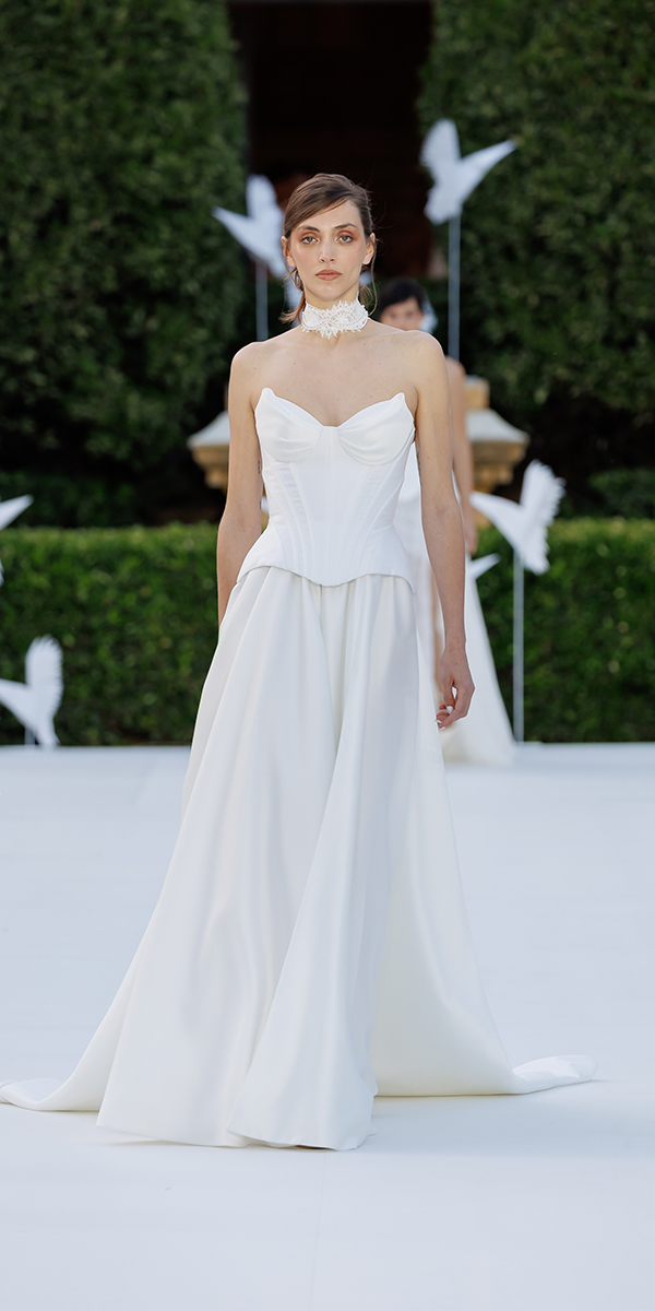 wona concept and eva lendel show in barcelona a line simple strapless neckline