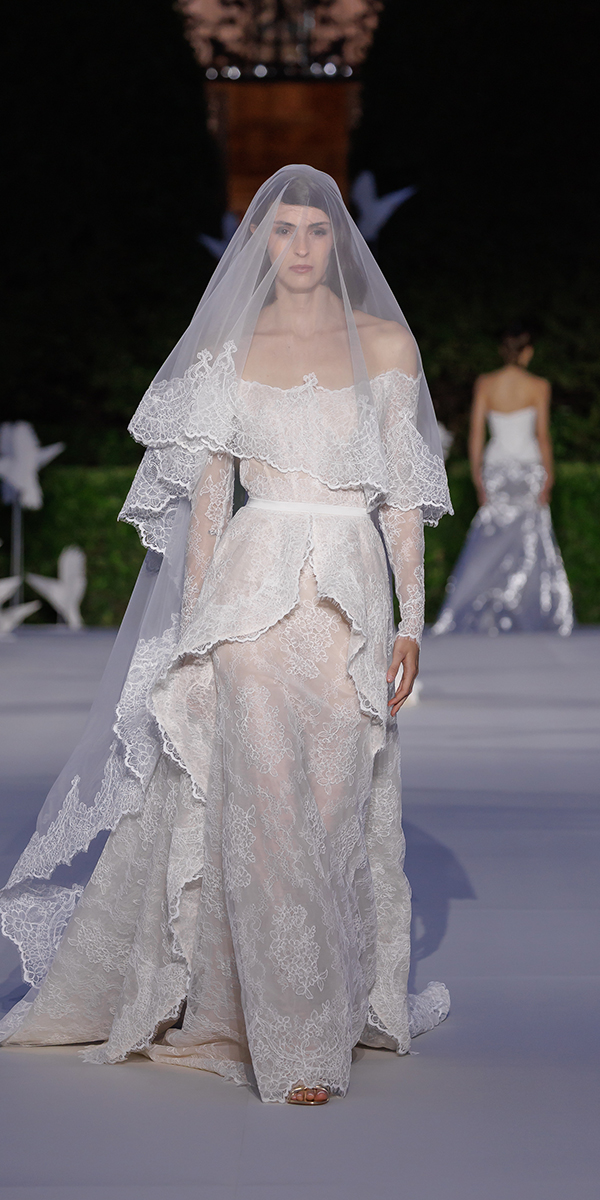 wona concept and eva lendel show in barcelona lace with veil