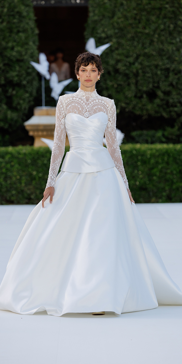 wona concept and eva lendel show in barcelona simple with lace neckline sleeves