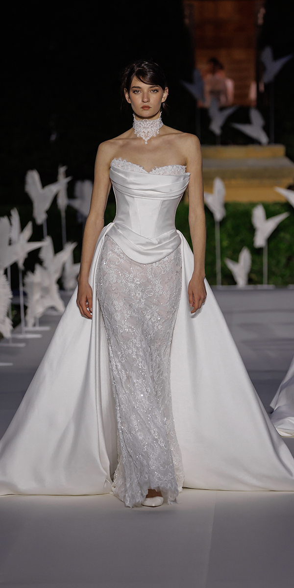 wona concept and eva lendel show in barcelona with overskirt