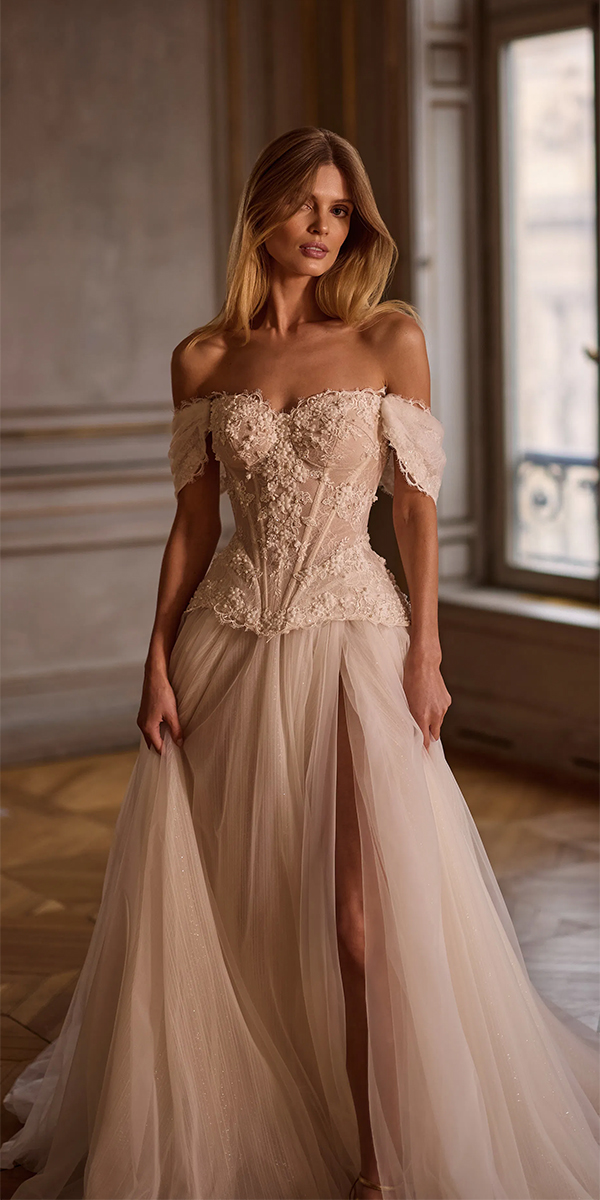 wedding dress trends 2026 lace with tulle lucesposa